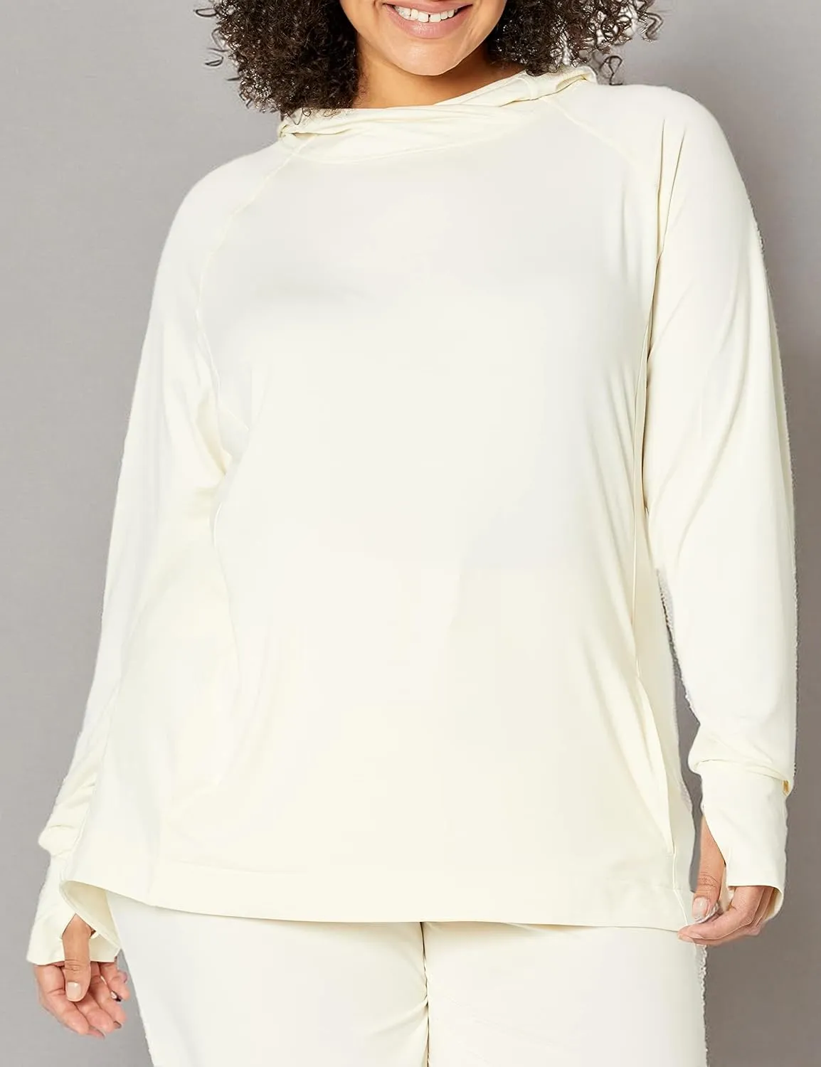 Amazon Essentials Women's Brushed Tech Stretch Popover Hoodie (Available in Plus Size)