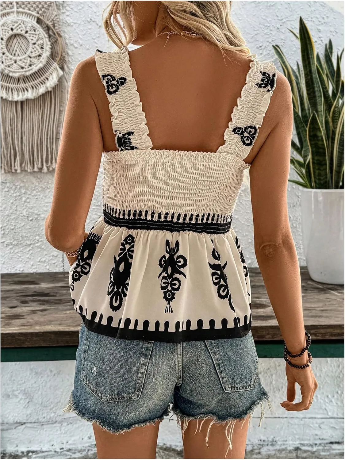 Floerns Women's Summer Tank Tops Sleeveless Printed Smocked Going Out Spring Outfit