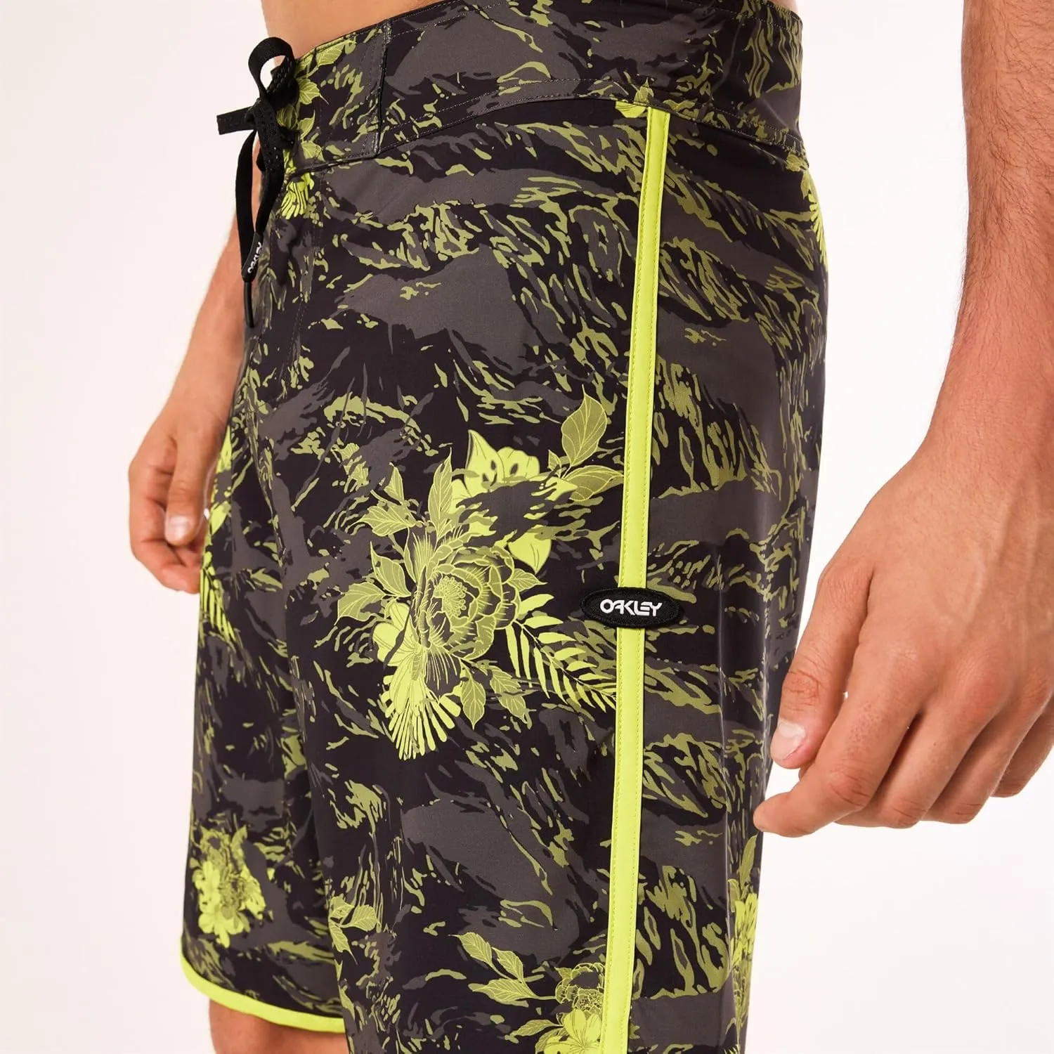 Oakley Men's Palm Florals Recycled 19 Boardshort