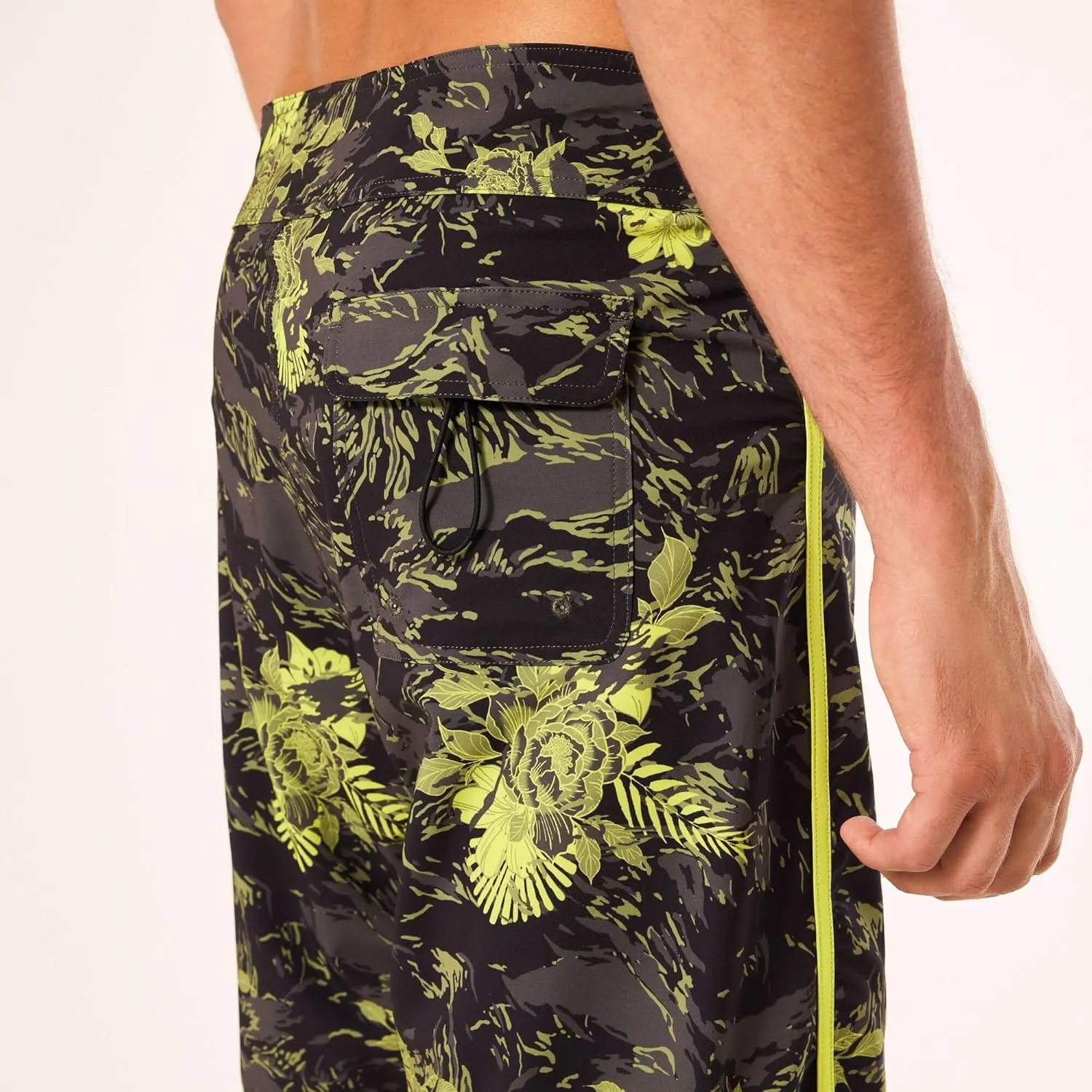 Oakley Men's Palm Florals Recycled 19 Boardshort
