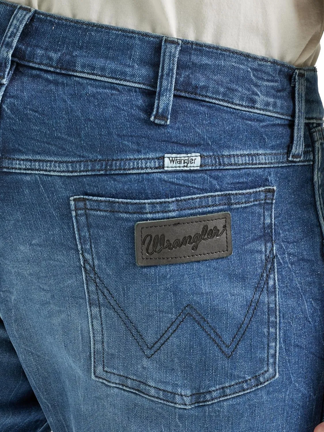 Wrangler Men's Retro Slim Fit Straight Leg Jeans